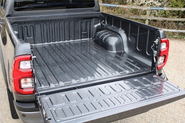 Used Toyota Hilux 2025 for sale - 74336118: Photo 10