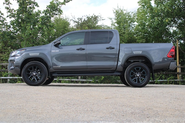 Used Toyota Hilux 2025 for sale - 74336118: Photo 16