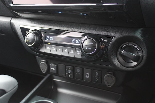 Used Toyota Hilux 2025 for sale - 74336118: Photo 22