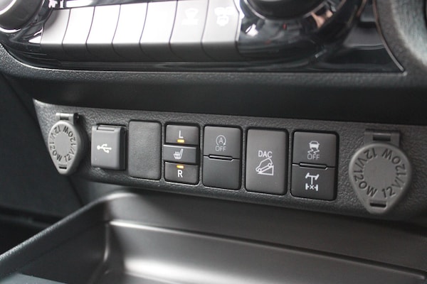 Used Toyota Hilux 2025 for sale - 74336118: Photo 24