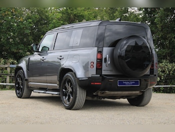 Used Land Rover Defender 110 2023 for sale - 78911474: Photo