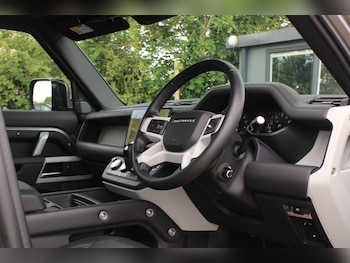 Used Land Rover Defender 110 2023 for sale - 78911474: Photo