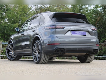 Used Porsche Cayenne 2019 for sale - 75531319: Photo