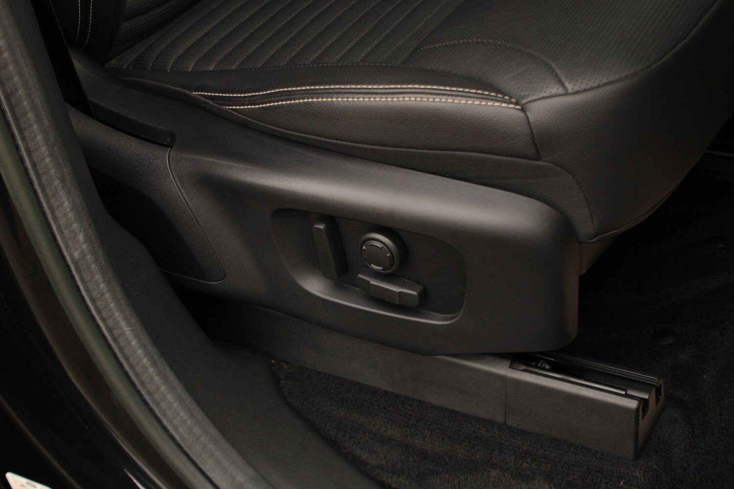 Used Land Rover Discovery 2022 for sale - 77769265: Photo 36