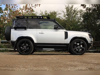 Used Land Rover Defender 2021 for sale - 79874484: Photo