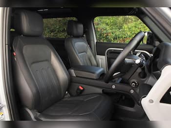 Used Land Rover Defender 2021 for sale - 79874484: Photo