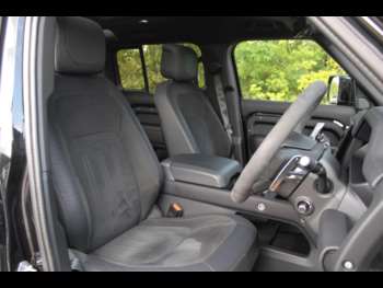 Used Land Rover Defender 110 2022 for sale - 74887900: Photo