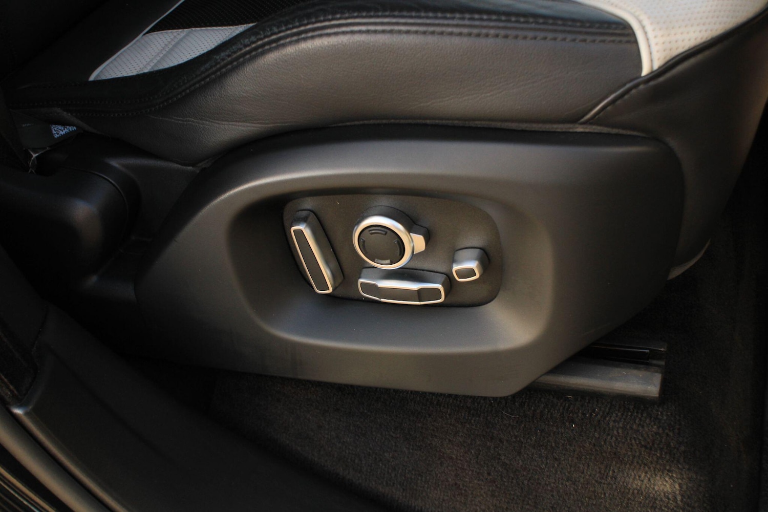 Used Land Rover Range Rover Sport 2016 for sale - 78047028: Photo 31