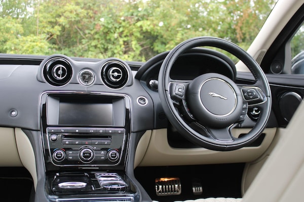 Used Jaguar XJ 2017 for sale - 75563790: Photo 11