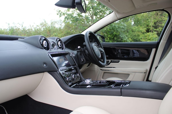 Used Jaguar XJ 2017 for sale - 75563790: Photo 22