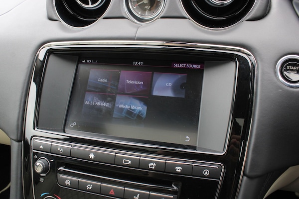Used Jaguar XJ 2017 for sale - 75563790: Photo 33