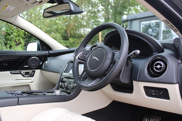 Used Jaguar XJ 2017 for sale - 75563790: Photo 5