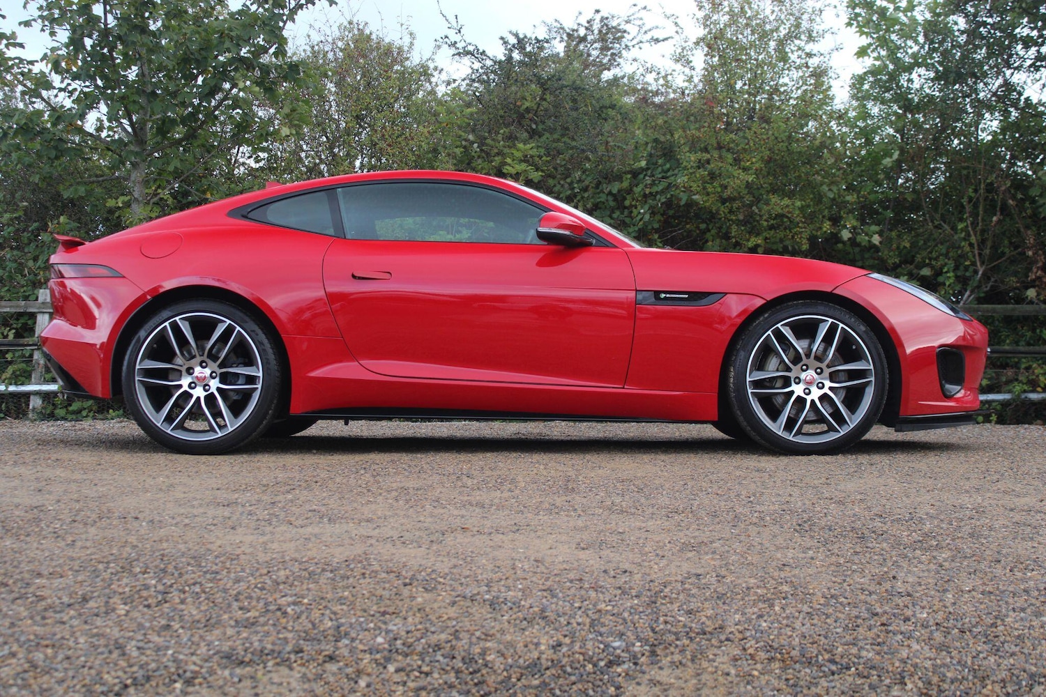 Used Jaguar F-Type 2019 for sale - 76996116: Photo 2