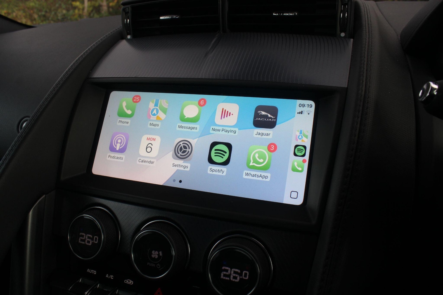 Used Jaguar F-Type 2019 for sale - 76996116: Photo 6