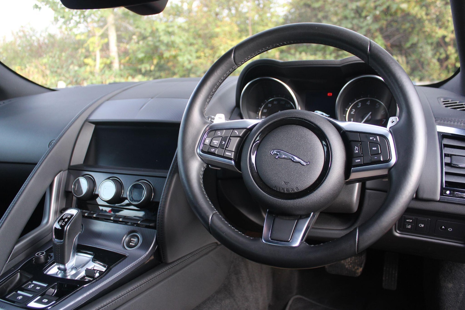 Used Jaguar F-Type 2019 for sale - 76996116: Photo 9