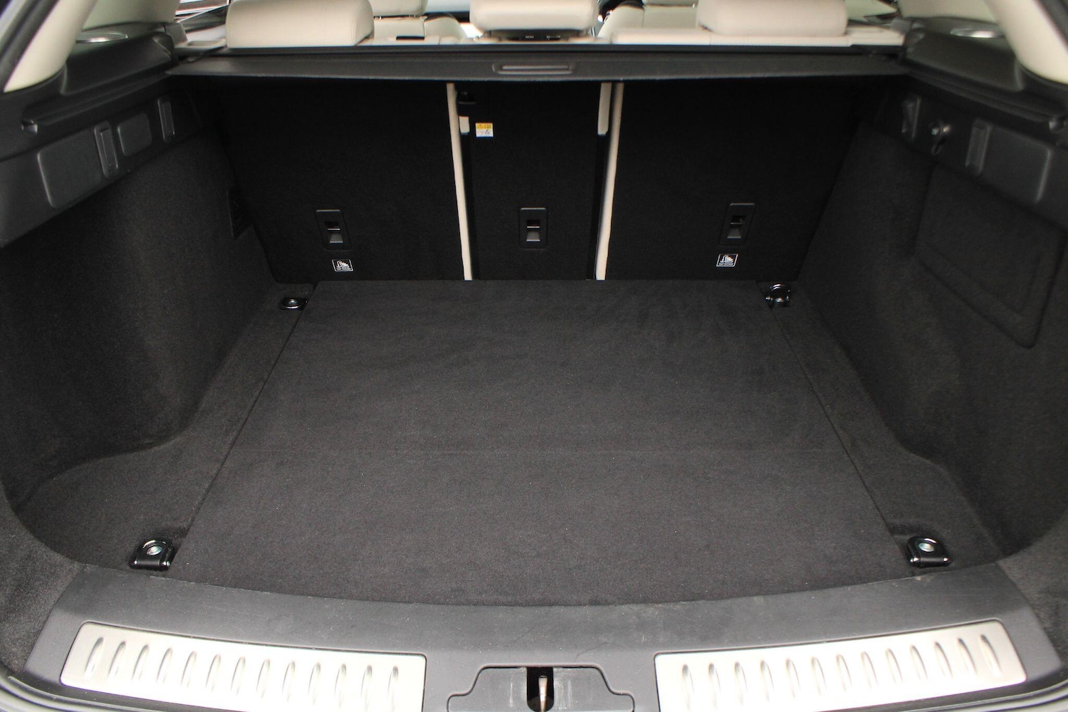 Used Land Rover Range Rover Velar 2017 for sale - 77908759: Photo 12