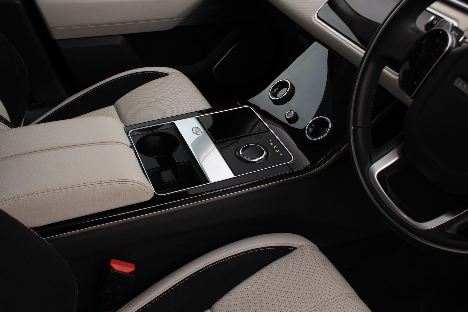 Used Land Rover Range Rover Velar 2017 for sale - 77908759: Photo 26