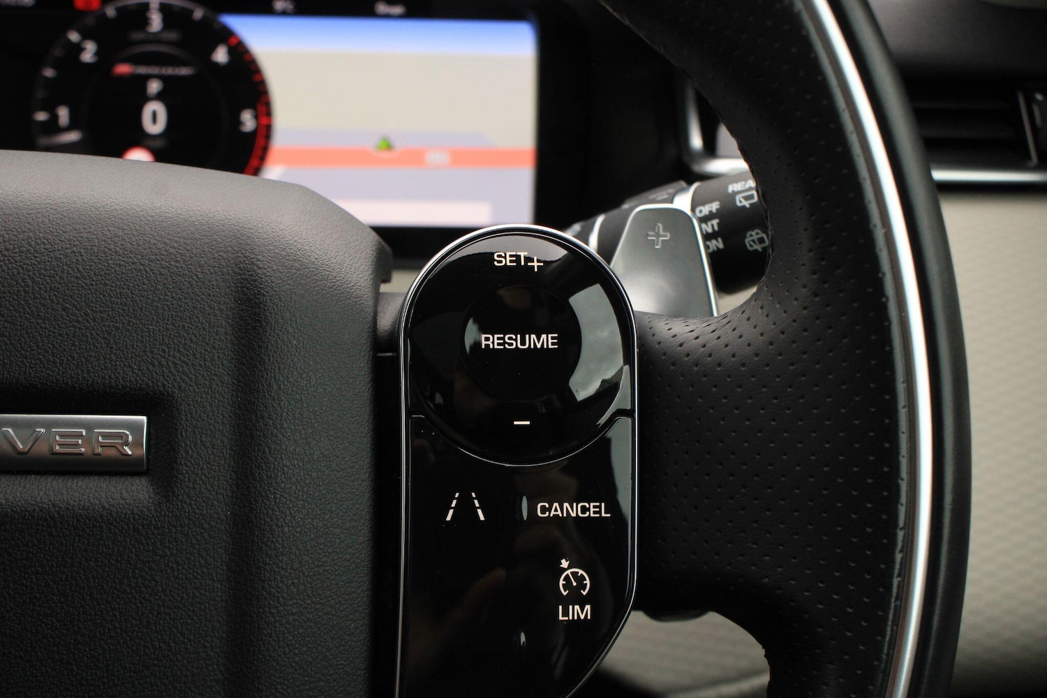 Used Land Rover Range Rover Velar 2017 for sale - 77908759: Photo 32