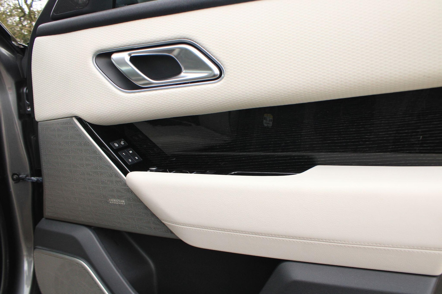 Used Land Rover Range Rover Velar 2017 for sale - 77908759: Photo 36