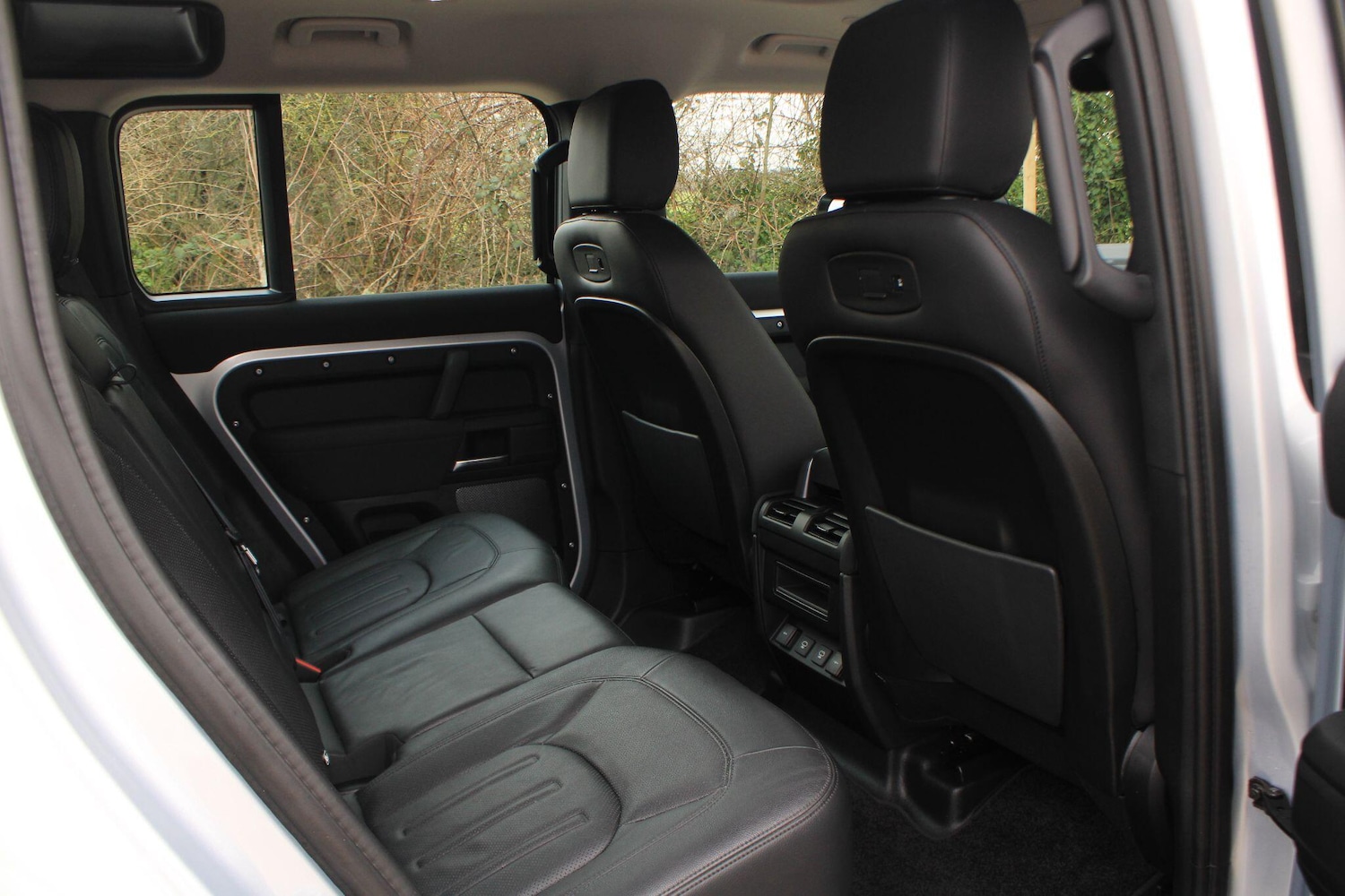 Used Land Rover Defender 2021 for sale - 77753216: Photo 10