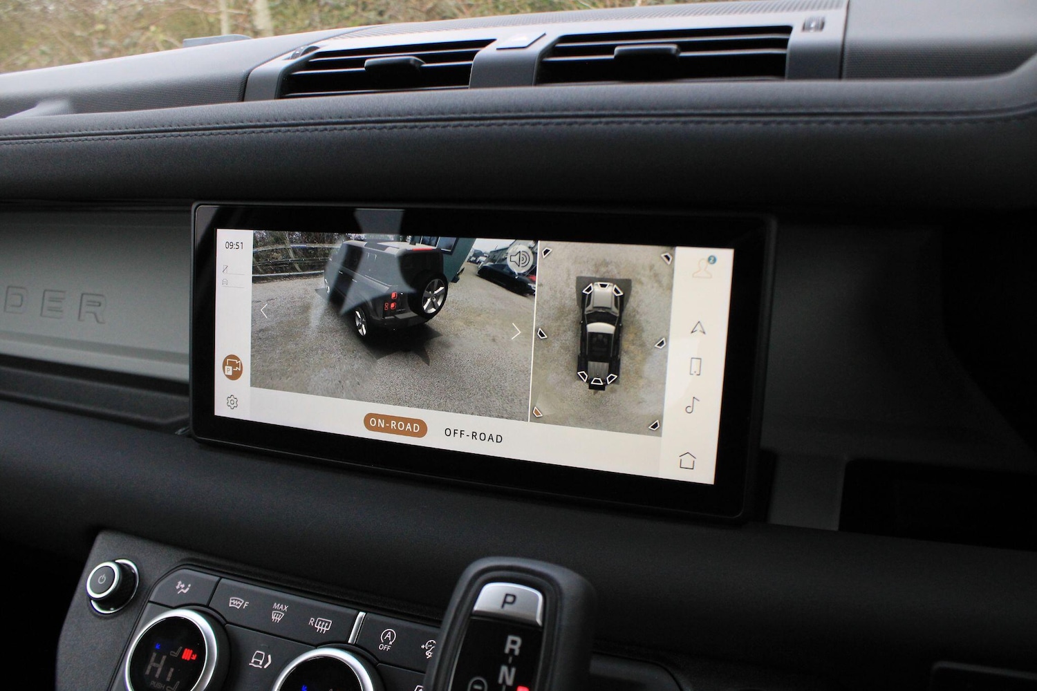 Used Land Rover Defender 2021 for sale - 77753216: Photo 12