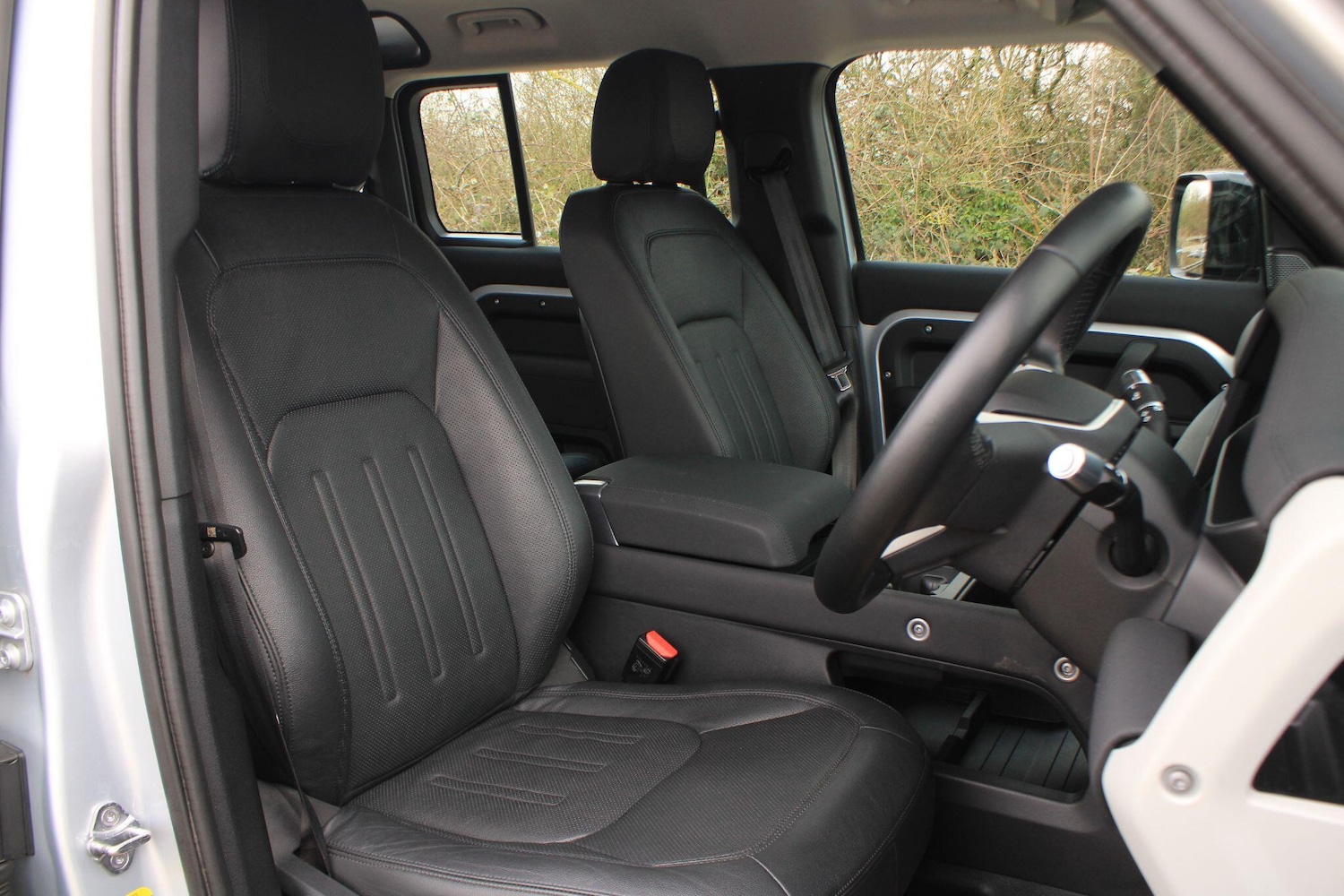 Used Land Rover Defender 2021 for sale - 77753216: Photo 3