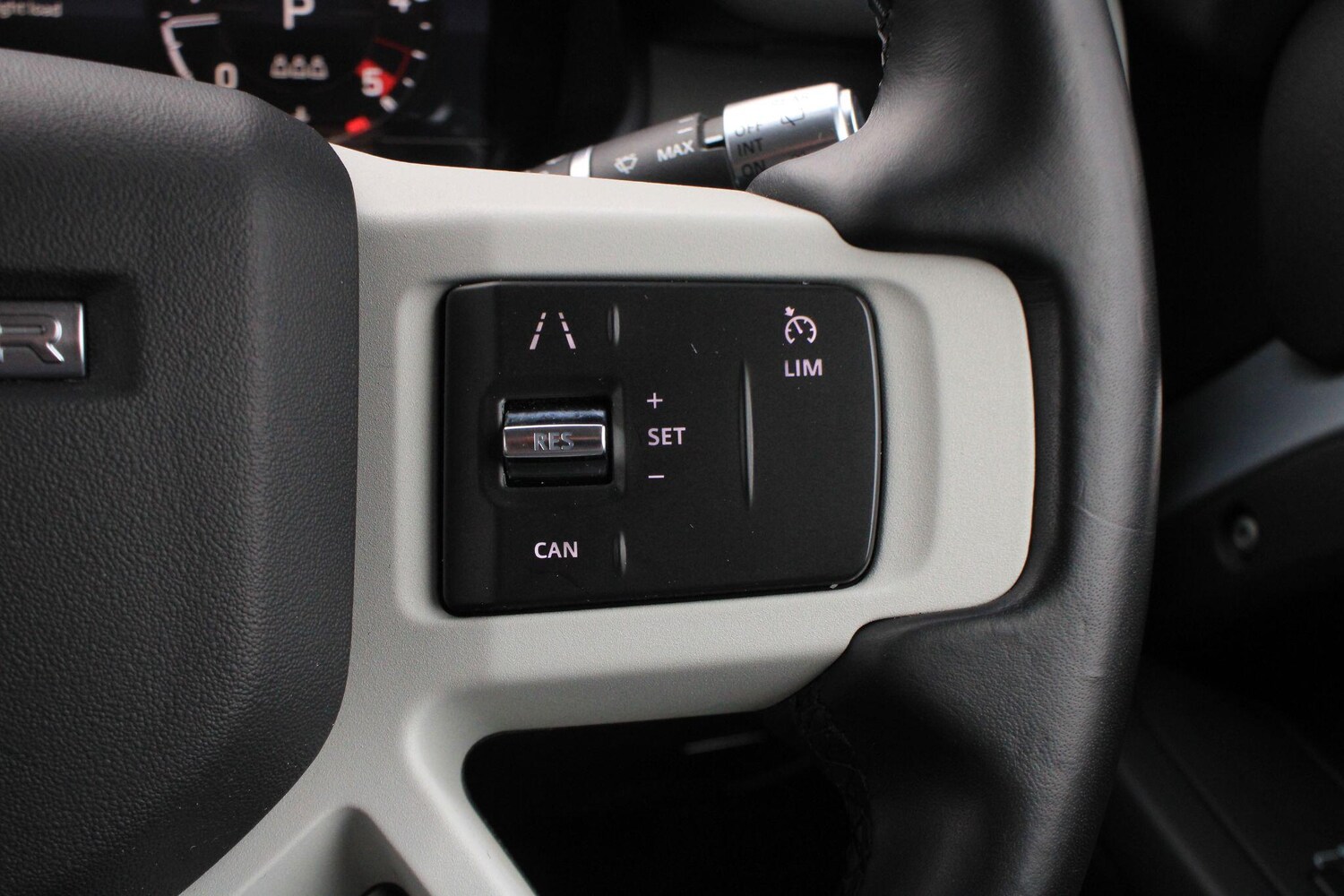 Used Land Rover Defender 2021 for sale - 77753216: Photo 30