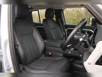 Used Land Rover Defender 2021 for sale - 77753216: Photo