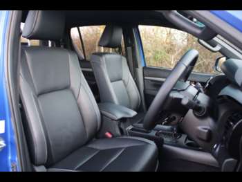 Used Toyota Hilux 2023 for sale - 73624440: Photo