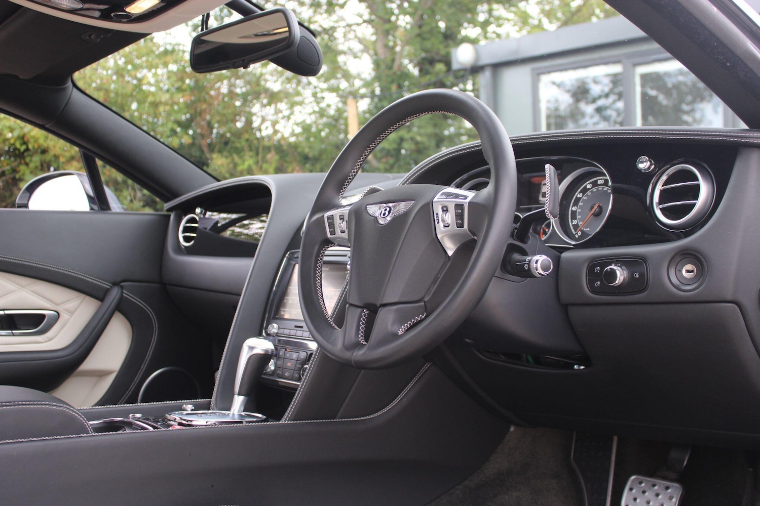 Used Bentley Continental 2015 for sale - 76059721: Photo 5
