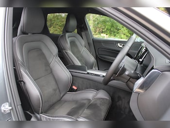 Used Volvo XC60 2018 for sale - 76996690: Photo