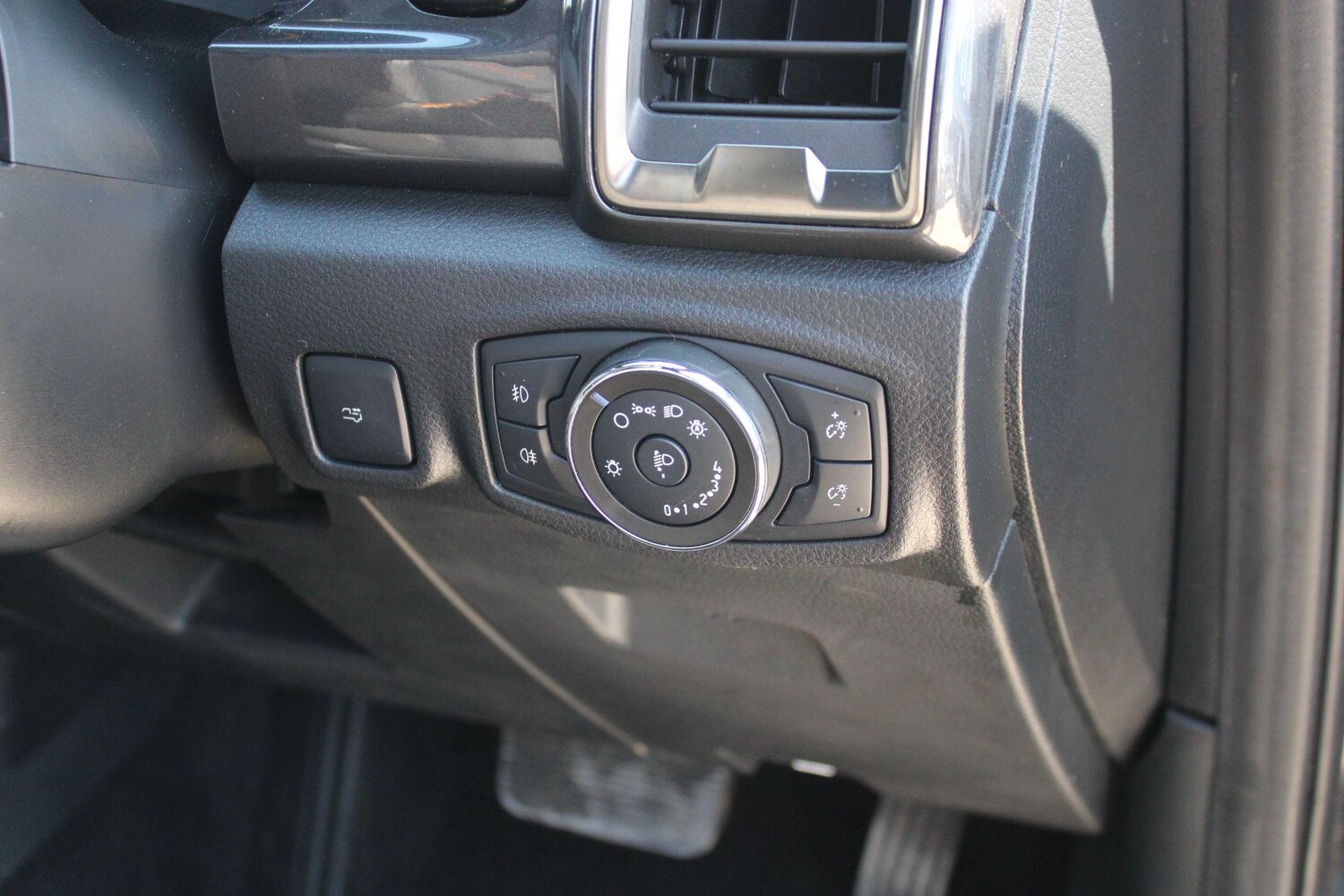 Vehicle 33