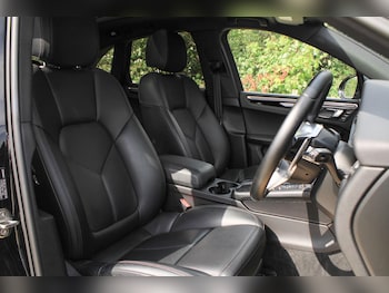 Used Porsche Macan 2021 for sale - 79520295: Photo