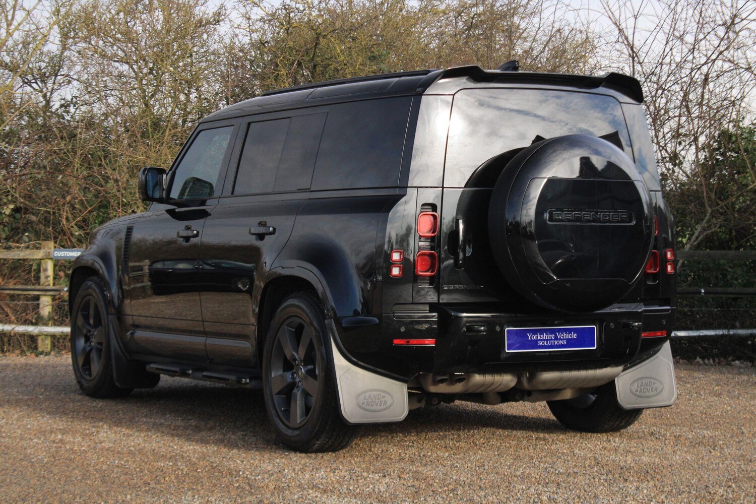 Used Land Rover Defender 110 for sale - 77670381: Photo 2