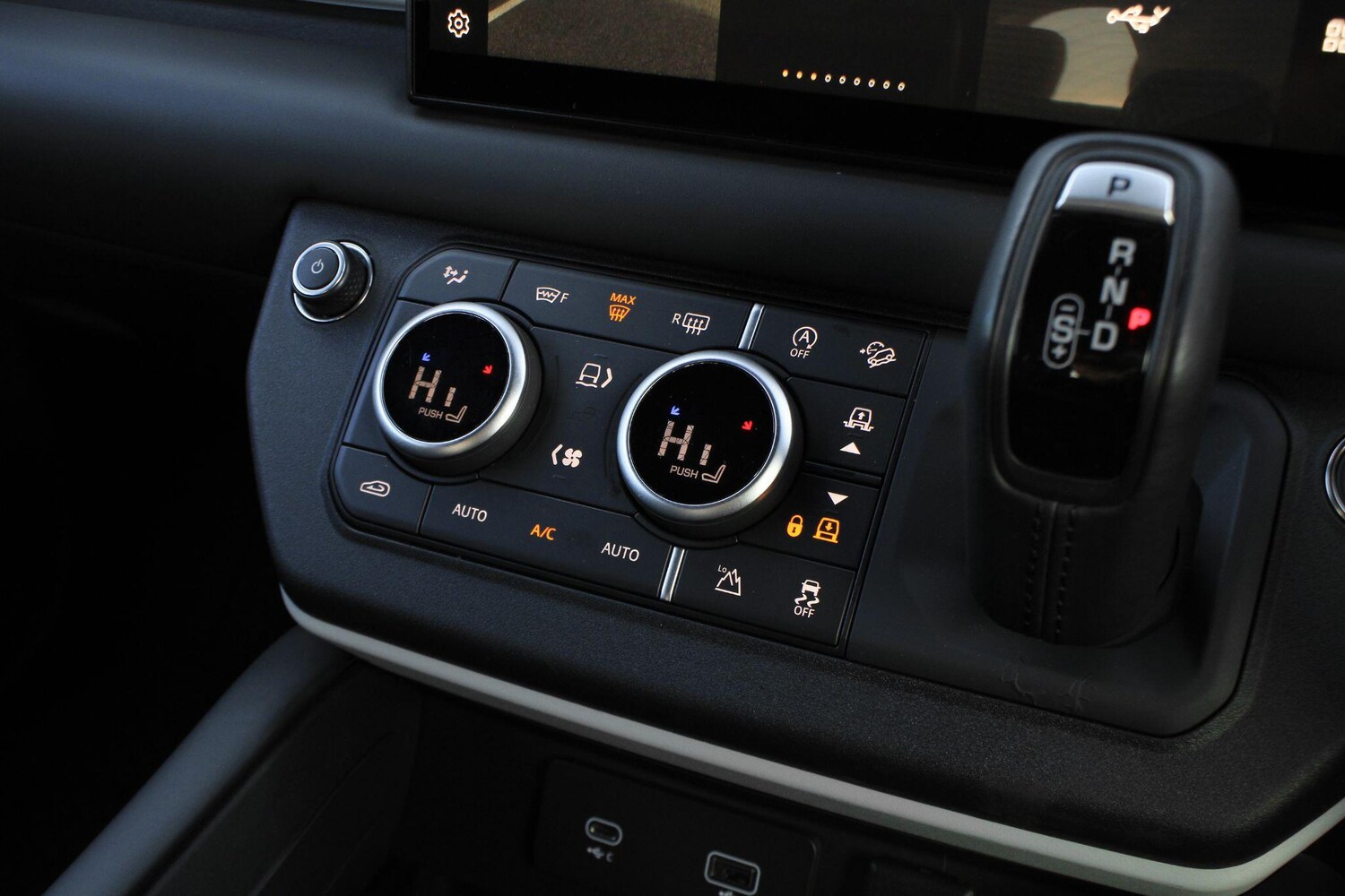 Used Land Rover Defender 110 for sale - 77670381: Photo 24