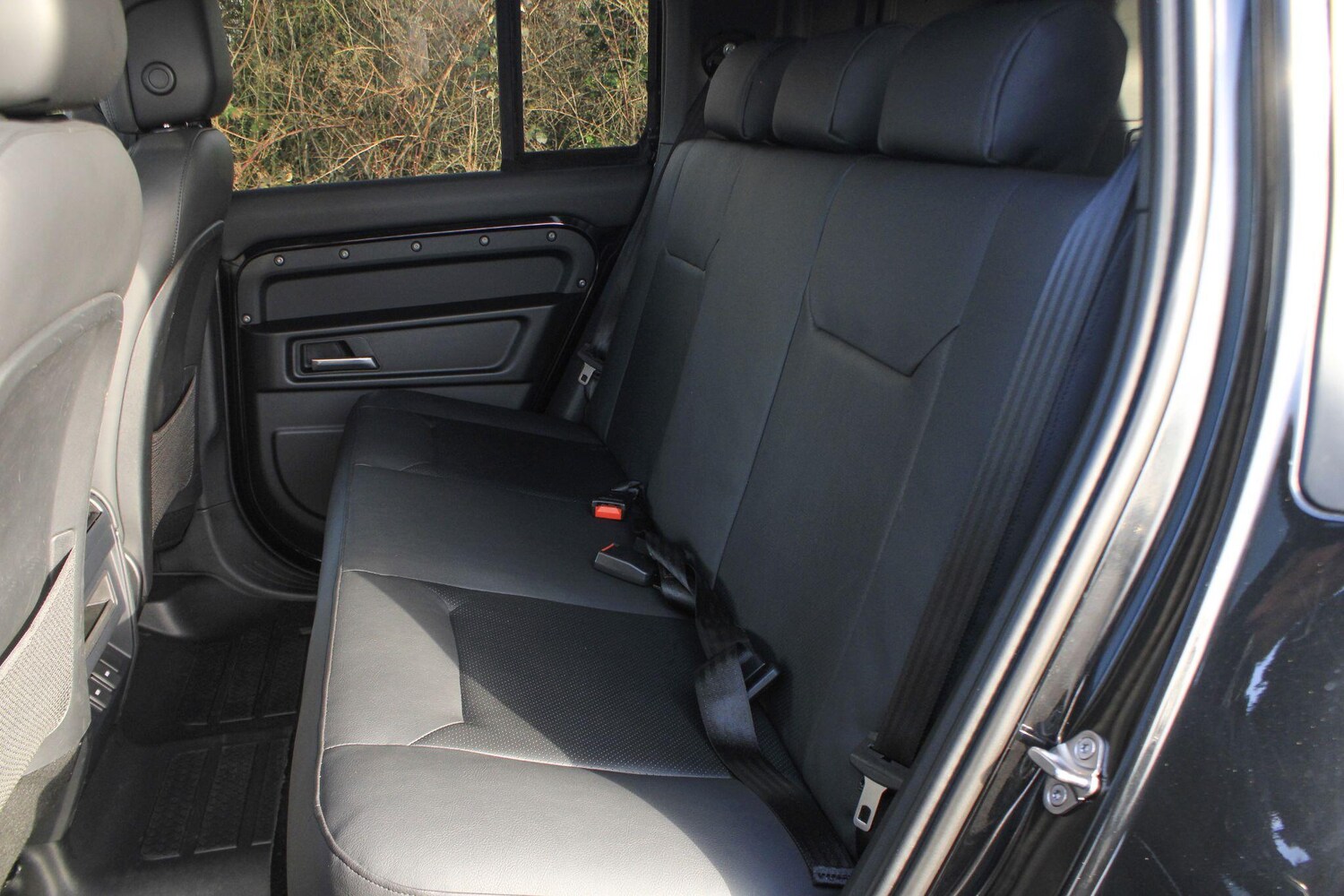 Used Land Rover Defender 110 for sale - 77670381: Photo 25