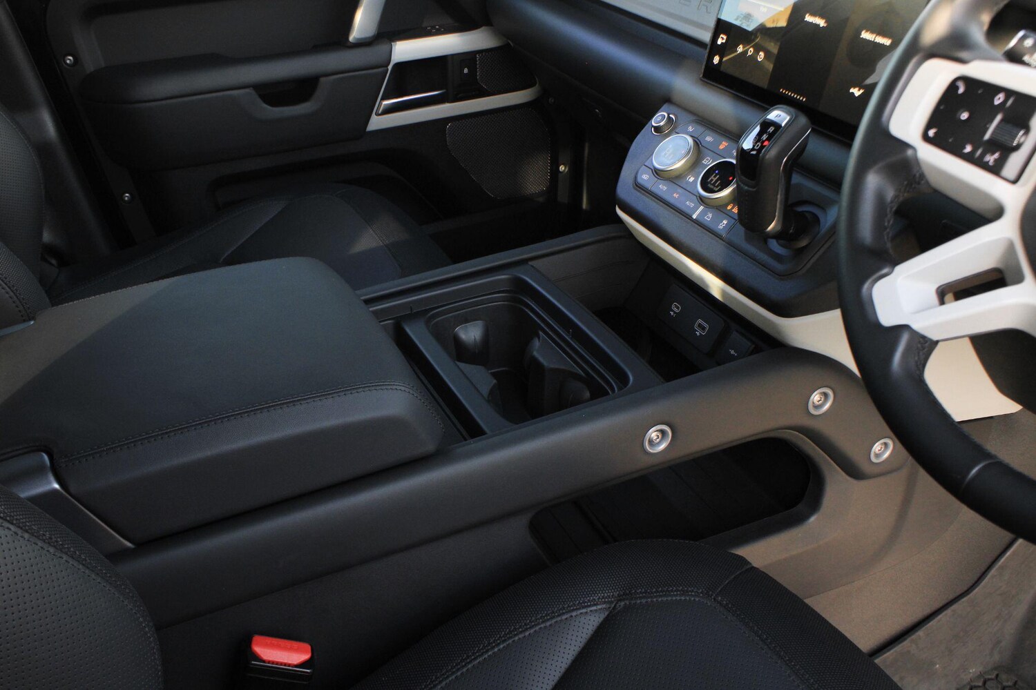 Used Land Rover Defender 110 for sale - 77670381: Photo 27