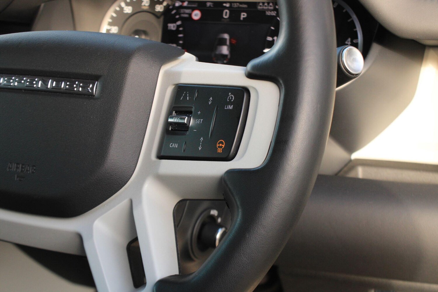 Used Land Rover Defender 110 for sale - 77670381: Photo 28