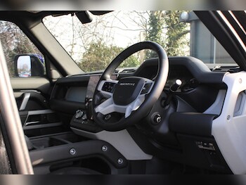 Used Land Rover Defender 110 2023 for sale - 77670381: Photo