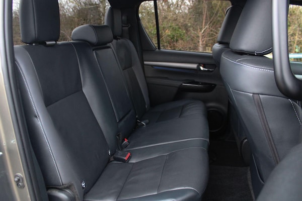 Used Toyota Hilux 2023 for sale - 73601180: Photo 10