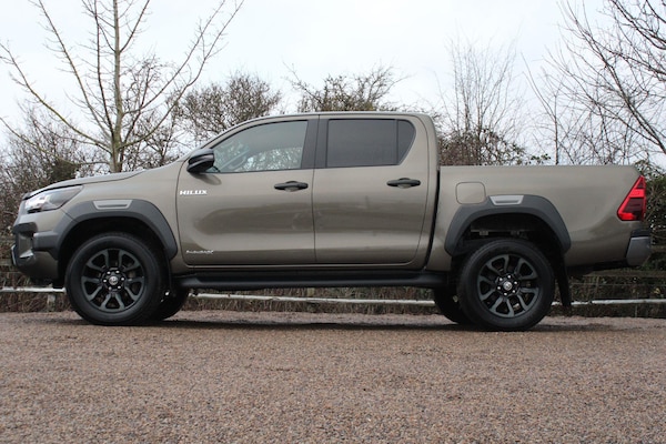 Used Toyota Hilux 2023 for sale - 73601180: Photo 16