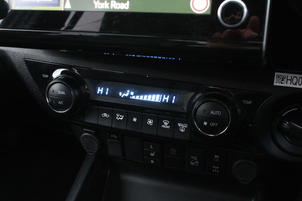 Used Toyota Hilux 2023 for sale - 73601180: Photo 20