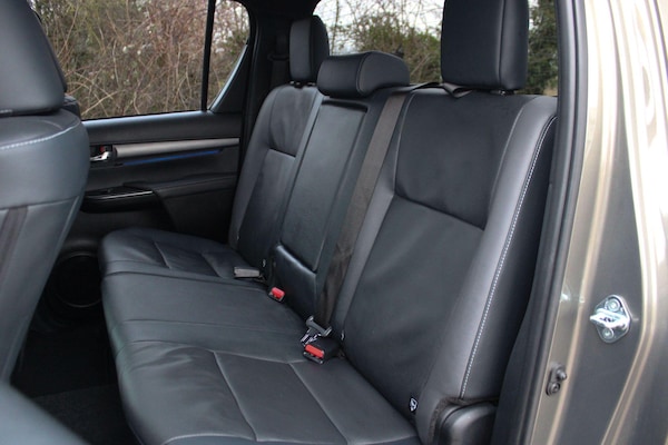 Used Toyota Hilux 2023 for sale - 73601180: Photo 21