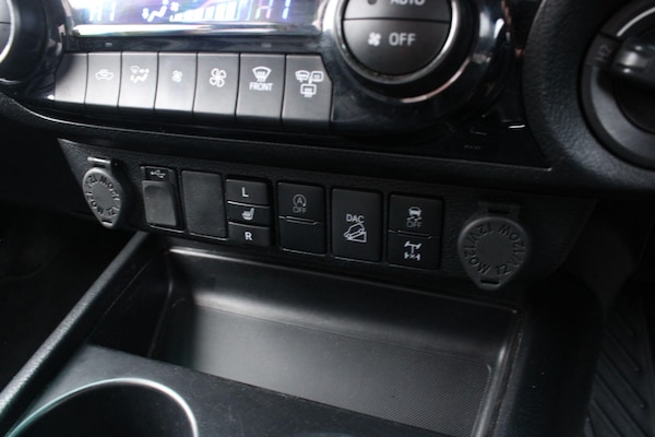 Used Toyota Hilux 2023 for sale - 73601180: Photo 29