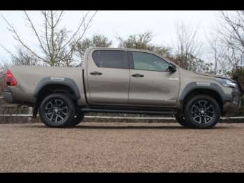Used Toyota Hilux 2023 for sale - 73601180: Photo