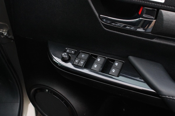 Used Toyota Hilux 2023 for sale - 73601180: Photo 32