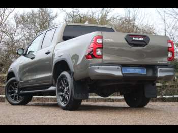 Used Toyota Hilux 2023 for sale - 73601180: Photo