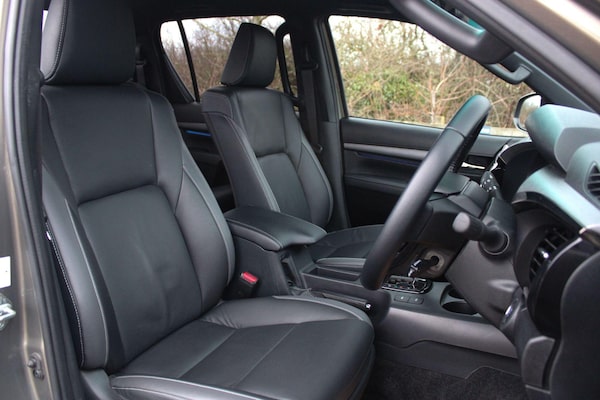 Used Toyota Hilux 2023 for sale - 73601180: Photo 4