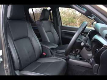 Used Toyota Hilux 2023 for sale - 73601180: Photo
