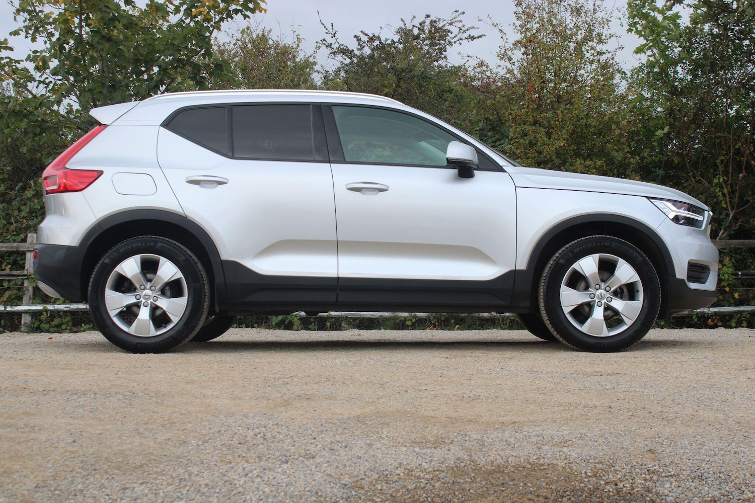 Used Volvo XC40 2019 for sale - 76239710: Photo 2